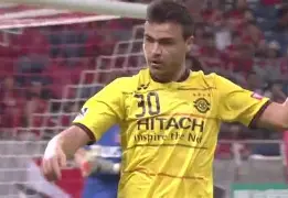 包含浦和红钻击败神户胜利船，J联赛前四竞争激烈的词条