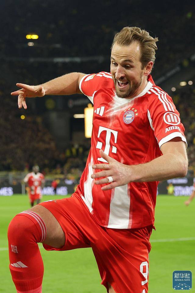 拜仁慕尼黑德甲战胜沃尔夫斯堡凯恩头球命中(1516赛季德甲第六轮拜仁主场迎战沃尔夫斯堡)